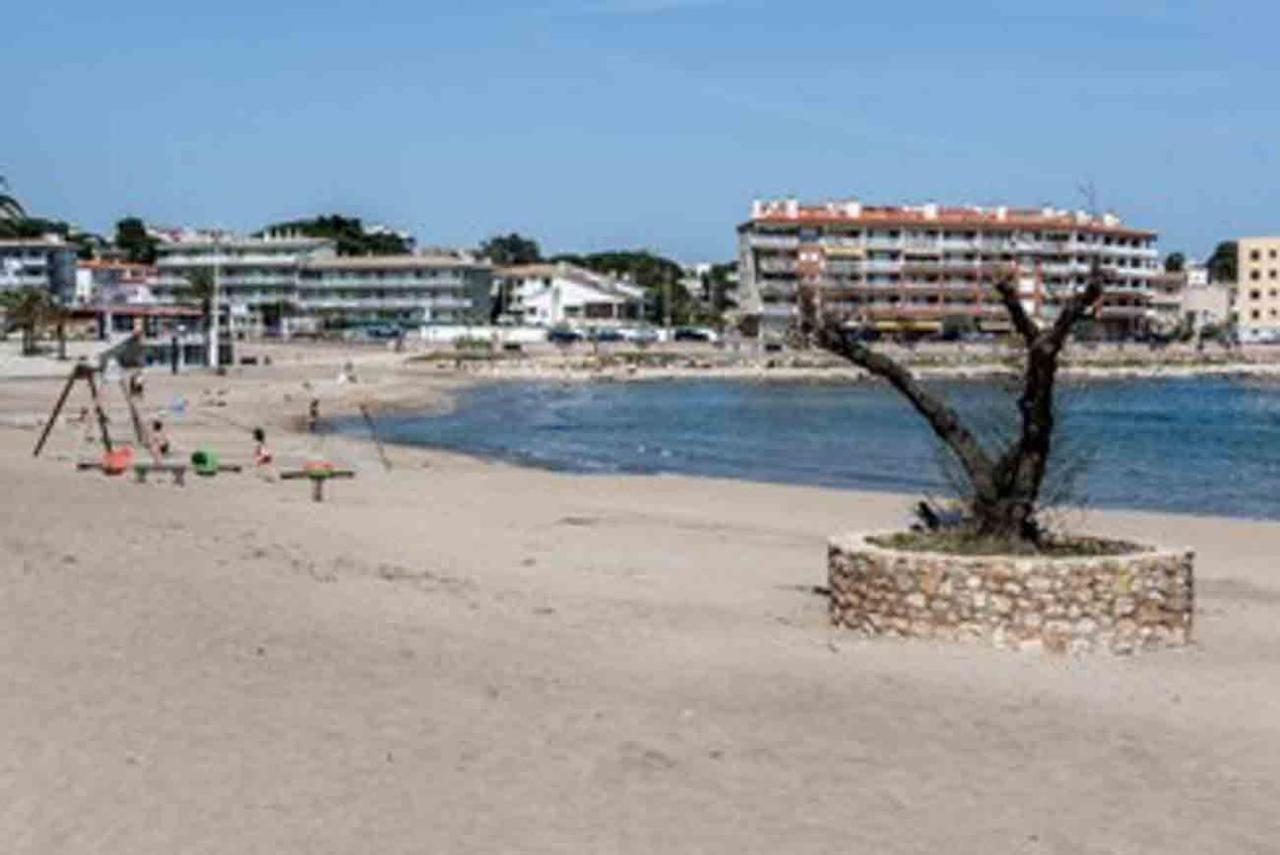 Primerisima Linea De Mar. Hutg 038644-53 L'Escala Exterior photo